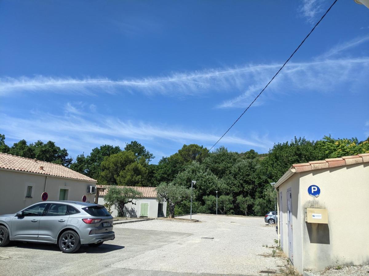 Maisonnette Dans Domaine Avec Piscine A Nyons, Pays Des Olives Exterior foto