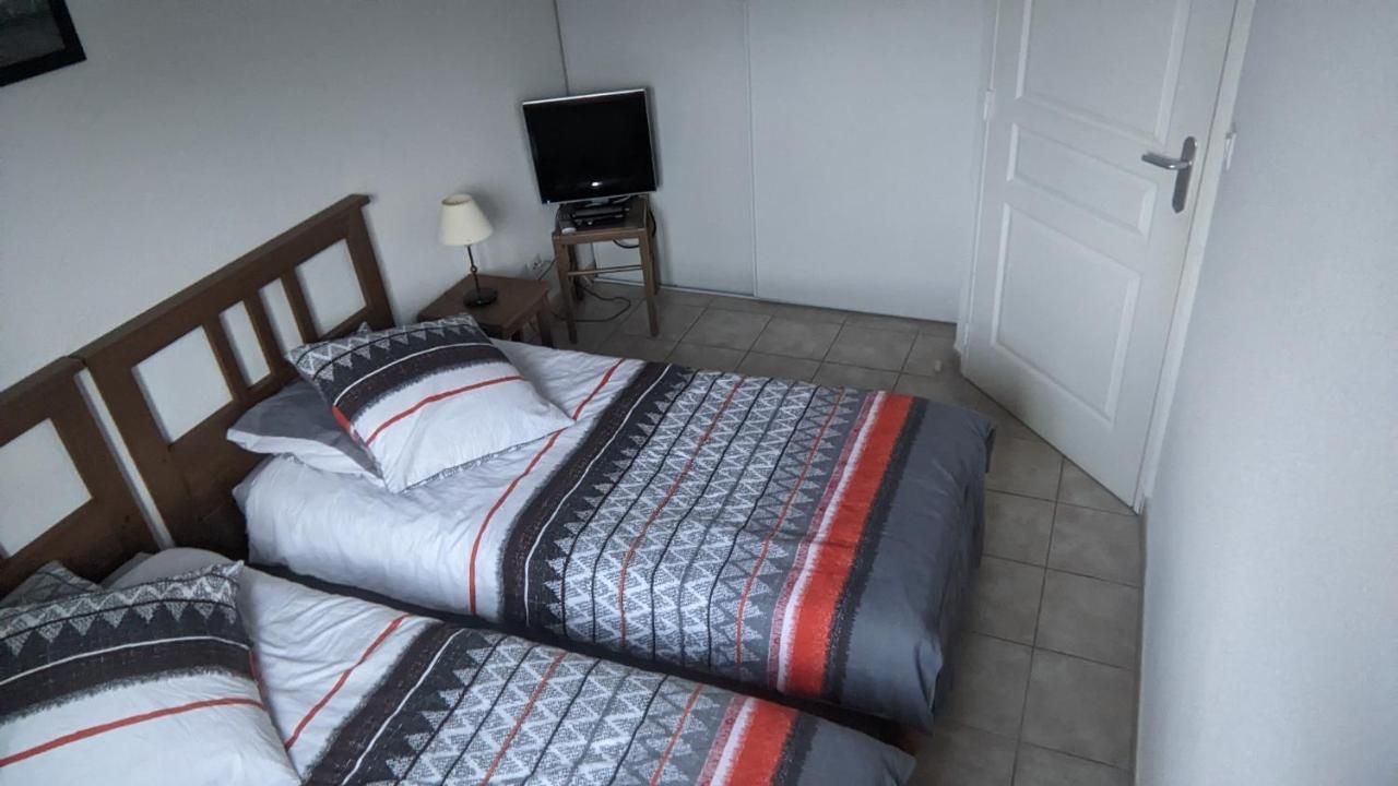 Maisonnette Dans Domaine Avec Piscine A Nyons, Pays Des Olives Exterior foto